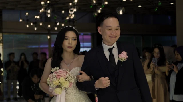 On 22 December 2024, love filled the air at the elegant Mercure PIK 💒✨
Ryandi & Fibriyanti began their forever —
in a celebration so perfect, it felt like a dream woven by the stars 💫💖

From the soft petals to the golden glow,
every detail was flawlessly brought to life by the amazing hands of @skywedding_organizer 🌸👑
A moment where love, joy, and beauty danced in perfect harmony 💃🕊️

This wasn’t just a wedding... it was a masterpiece of the heart 💞🎊

#RyandiAndFibriyanti #PerfectWeddingDay #SkyWeddingOrganizer #MercurePIK #JakartaWeddingMagic #AllInWeddingPackage #22Dec2024 #MarriedInElegance #DreamWeddingComeTrue #WeddedBliss #LoveInJakarta 💍🎀👰🤵🌹💐✨🎉🎶🥂📸❤️💑🕯️